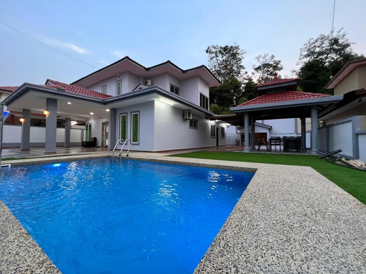 Bearbrick Homestay With Pool 波德申 外观 照片